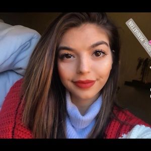 Meet your Posher, Gabriela